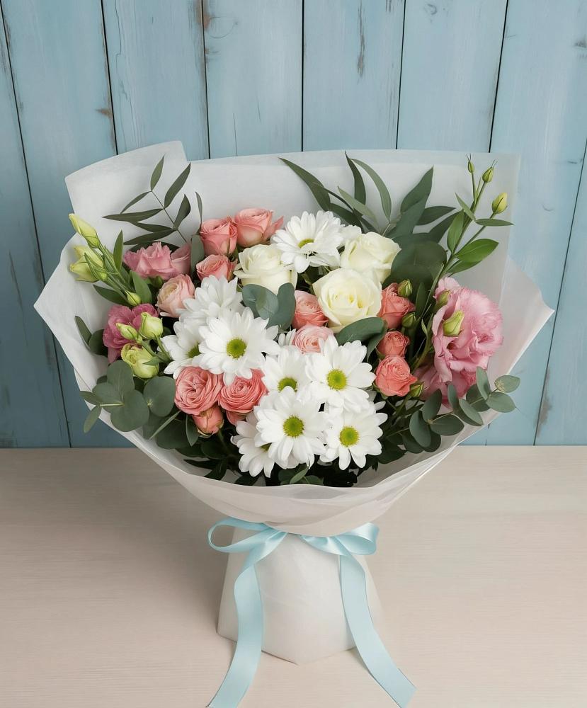 Букет цветов из: Розы, Лизиантусы и Хризантемы в Архангельском Тульской области