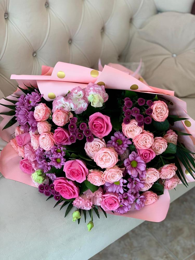 Букет цветов из: Хризантемы, Розы и Лизиантусы в Архангельском Тульской области