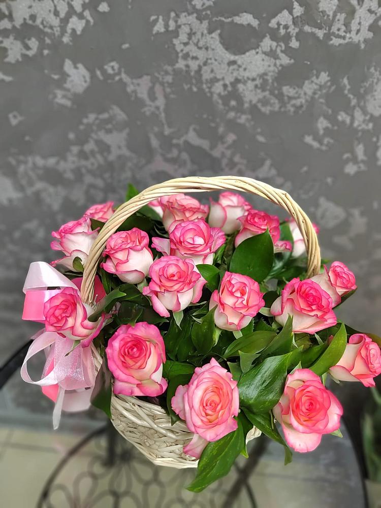 Цветочная композиция из Розы в корзине в Архангельском Тульской области