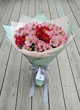 Букет цветов из:  Альстромерии в Архангельском Тульской области