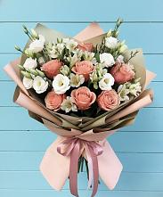 Букет цветов из:  Розы, Альстромерии и Лизиантусы #REPLACE_PRED# Архангельском Тульской области