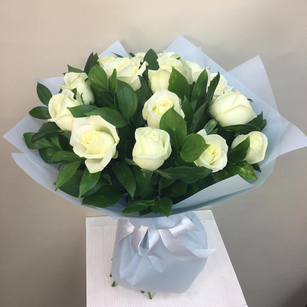 Букет 15 Белых роз Проуд в Архангельском Тульской области