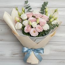 Букет цветов из:  Лизиантусы в Архангельском Тульской области