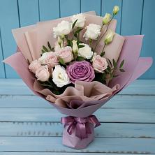 Букет цветов из:  Розы и Лизиантусы в Архангельском Тульской области
