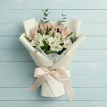 Букет цветов из:  Альстромерии в Архангельском Тульской области