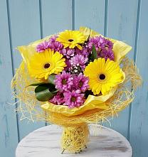 Букет цветов из:  Хризантемы и Герберы в Архангельском Тульской области