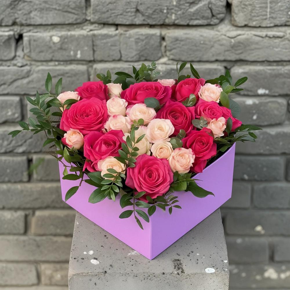 Цветочная композиция из Розы в коробке в Архангельском Тульской области