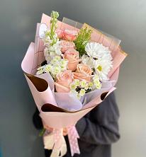 Букет цветов из:  Хризантемы и Розы в Архангельском Тульской области