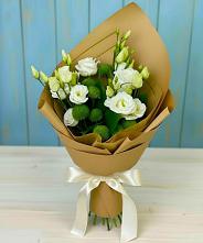 Букет цветов из:  Хризантемы и Лизиантусы в Архангельском Тульской области