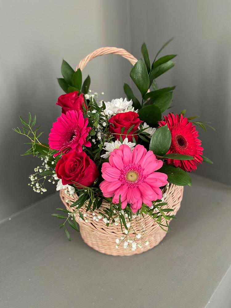 Цветочная композиция из Розы, Хризантемы и Герберы в корзине в Архангельском Тульской области
