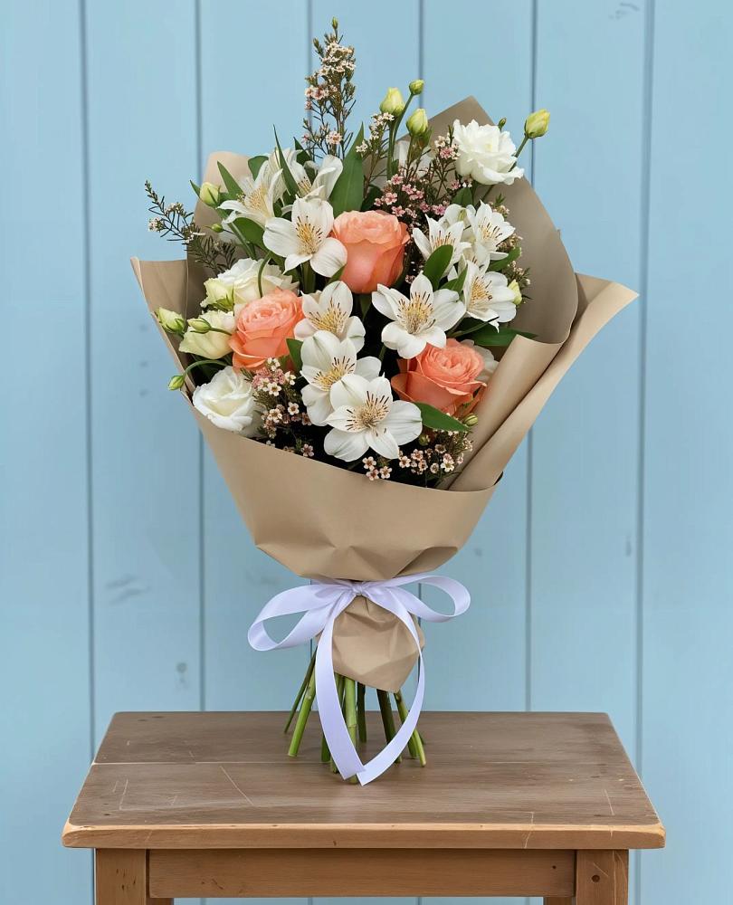 Букет цветов из: Альстромерии, Лизиантусы, Розы и Хризантемы в Архангельском Тульской области