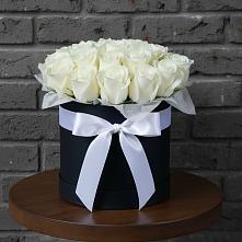 Цветочная композиция из Розы в шляпной коробке в Архангельском Тульской области